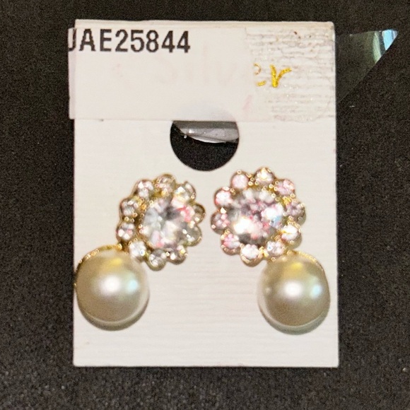 Faux diamond cluster earrings with a pearl drop - Picture 1 of 2